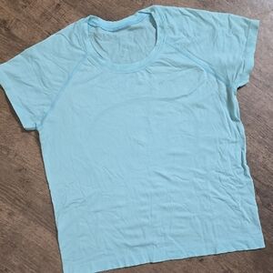 LULULEMON Light Aqua Blue T-Shirt Sz M